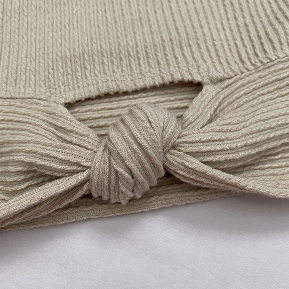 Hollister Long Sleeve Crop Top - Picture 3 of 7